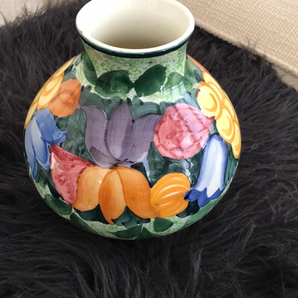 VASE - Picture 2 of 4